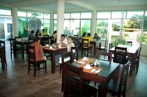 thumbnail: Restaurant