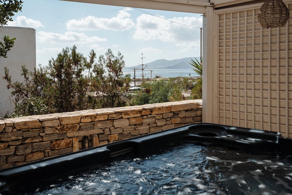 Jetted tub