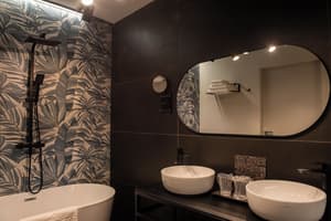 thumbnail: Bathroom