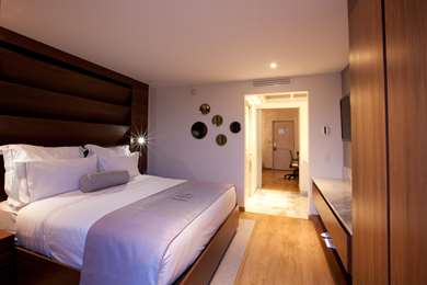 Guest Room,Bed,On-Site