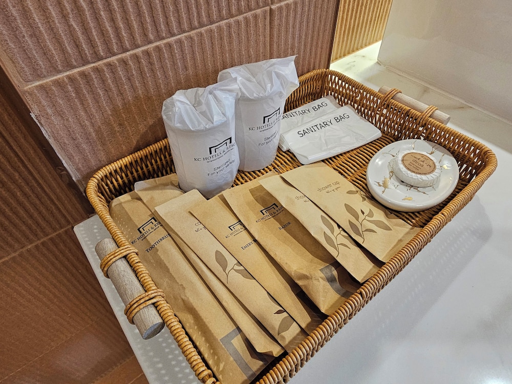 Bathroom amenities