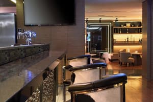 thumbnail: Bar (on property)