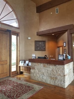 thumbnail: Lobby sitting area