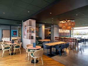 thumbnail: Breakfast area