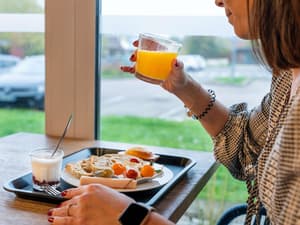thumbnail: Breakfast area