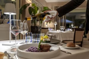 thumbnail: Restaurant