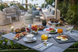 thumbnail: Breakfast area