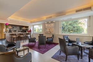 thumbnail: Lobby sitting area
