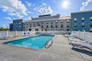 thumbnail: Pool