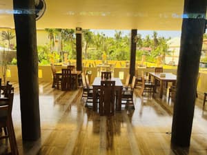 thumbnail: Restaurant