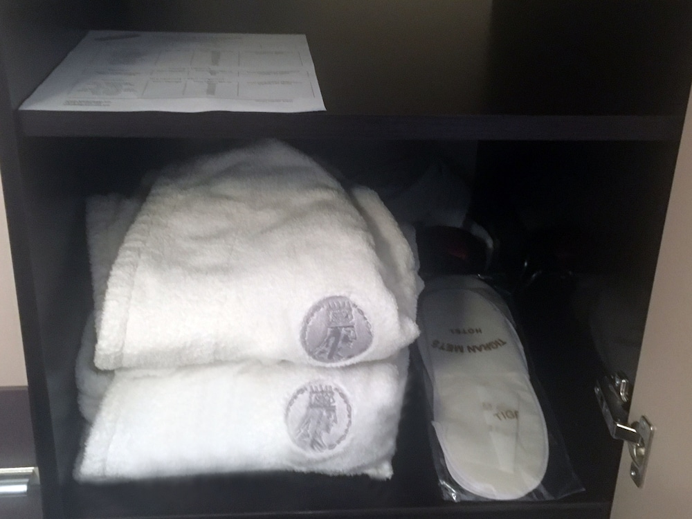 Room amenity