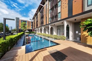 thumbnail: Outdoor pool