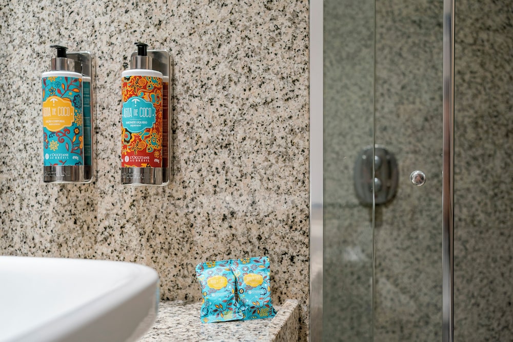 Bathroom amenities