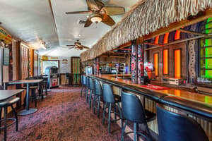 thumbnail: Bar (on property)
