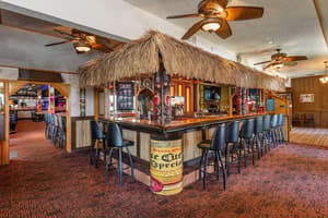 thumbnail: Bar (on property)