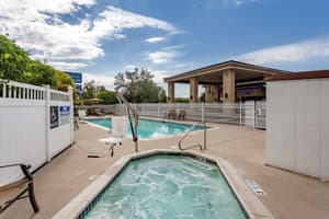 thumbnail: Outdoor pool