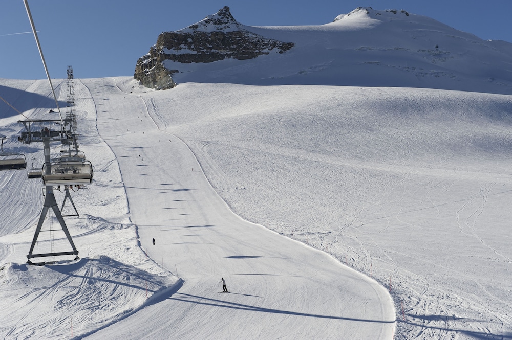 Skiing