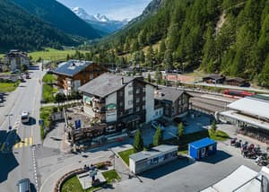 thumbnail: Exterior