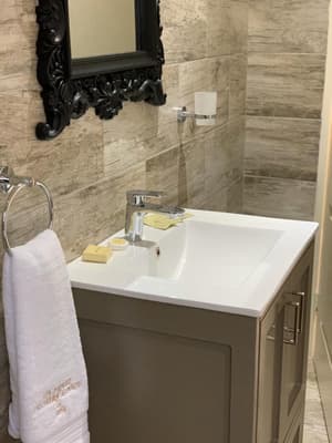 thumbnail: Bathroom sink