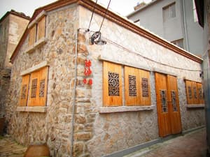 thumbnail: Exterior