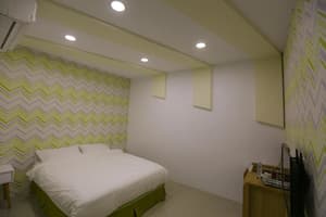 thumbnail: Room
