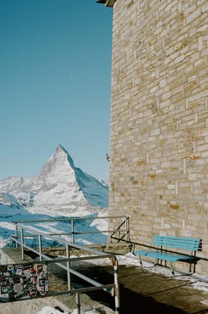 thumbnail: Skiing
