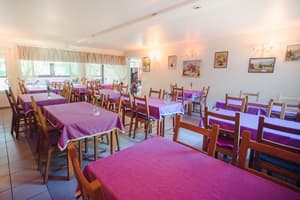 thumbnail: Couples dining