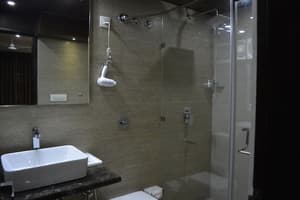 thumbnail: Bathroom amenities
