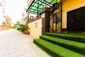 thumbnail: Exterior