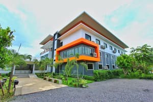 thumbnail: Exterior