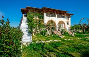 thumbnail: Front of property