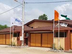 thumbnail: Front of property