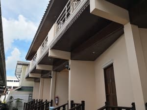thumbnail: Exterior