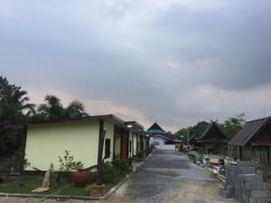 thumbnail: Property grounds