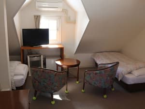 thumbnail: Room