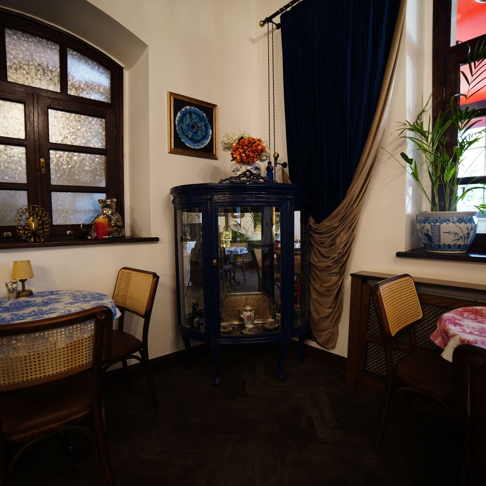 Coffee shop