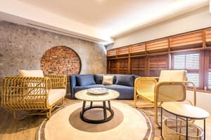 thumbnail: Lobby sitting area