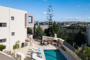 thumbnail: Outdoor pool