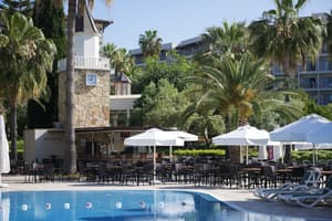 thumbnail: Poolside bar