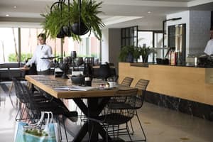 thumbnail: Restaurant