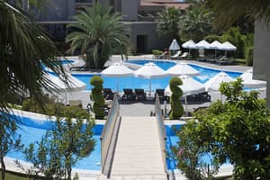 thumbnail: Outdoor pool