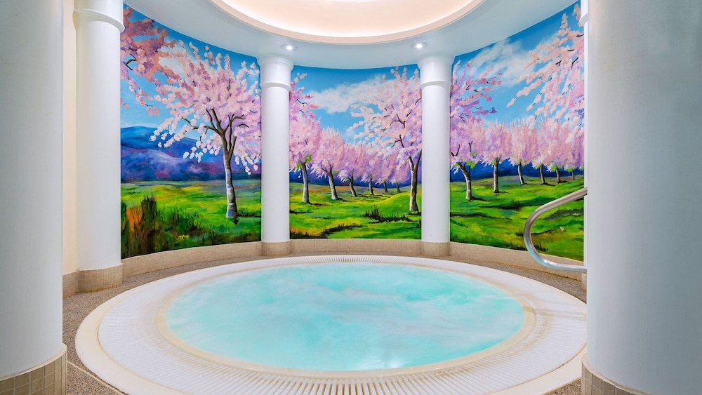 Indoor spa tub