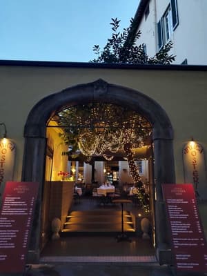 thumbnail: Restaurant