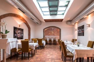 thumbnail: Restaurant