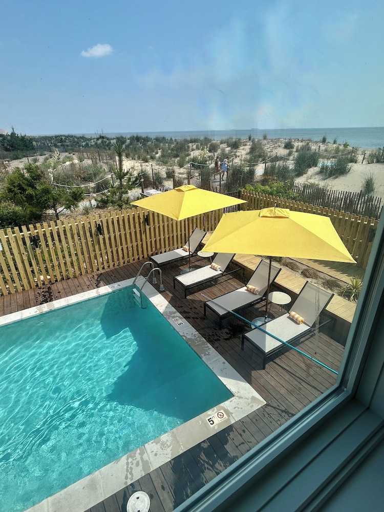 Beach/ocean view