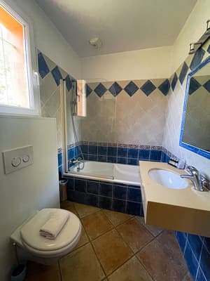 thumbnail: Bathroom