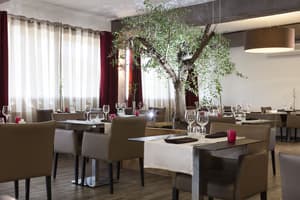 thumbnail: Restaurant