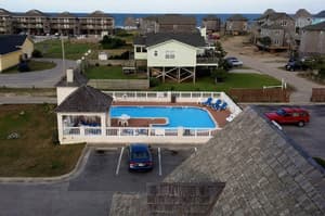 thumbnail: Pool