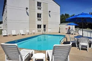 thumbnail: Pool