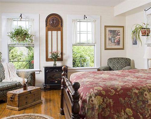 Mt. Gainor Inn 17